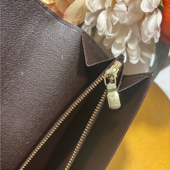 Authentic Louis Vuitton Damier Ebene Wallet🟤 - Picture 7 of 11